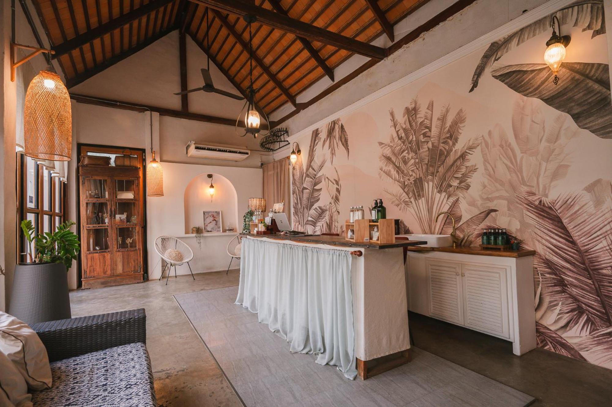 White Wall Riverfront Hotel Kamphengphet Kültér fotó